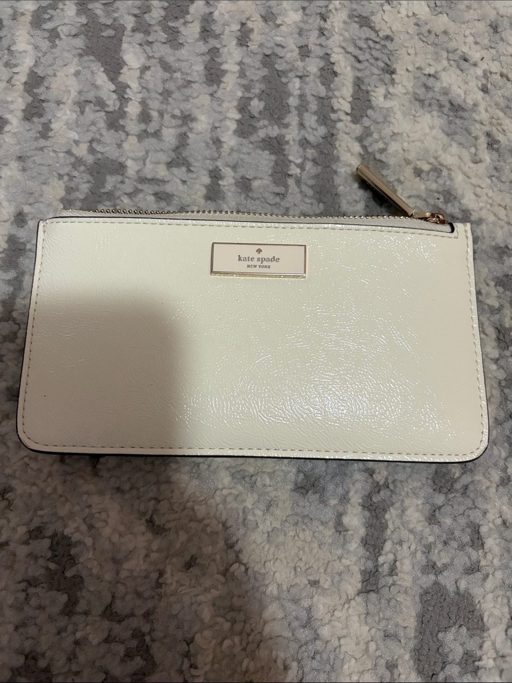 kate spade white patent leather zip wristlet wallet with gold accents